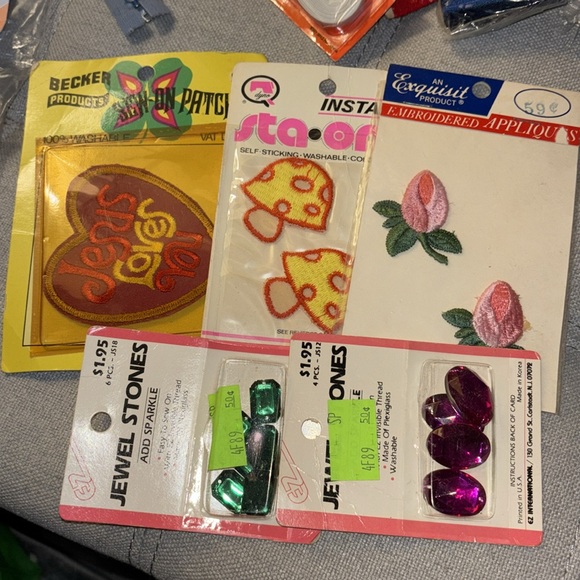 Sewing notions, patches, pins  & more. 1950’s on up. - Picture 3 of 5